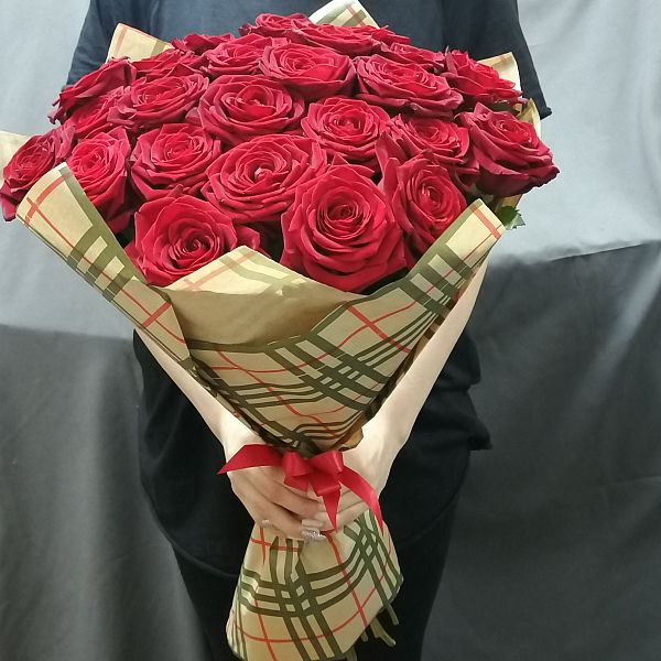 Букет из 25 красных роз