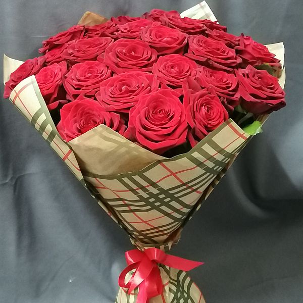 Букет из 25 красных роз
