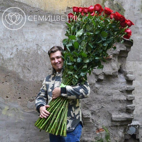 Букет из 51 красной розы (Эквадор) 150 см Freedom