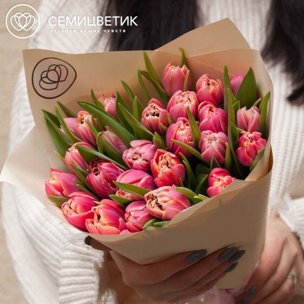 Букет из 25 розовых пионовидных тюльпанов