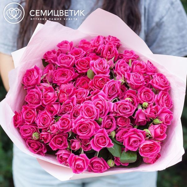 Букет из 21 малиновой кустовой розы 40 см (Кения)