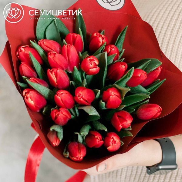 Букет из 25 красных тюльпанов